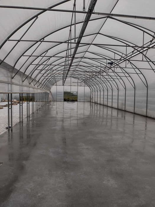 Posadzka betonowa zacierana mechanicznie w hali przemysłowej — realizacja Lublin