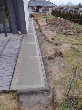 Chodnik szczotkowany wokół domu — realizacja okolice Kraśnika